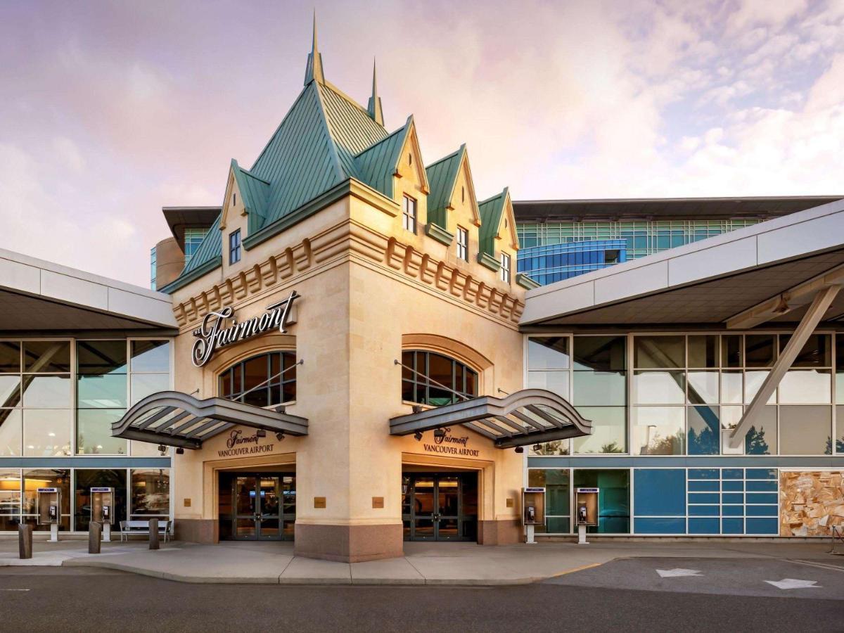 Fairmont Vancouver Airport In-Terminal Hotel Richmond Ngoại thất bức ảnh The main entrance of the airport
