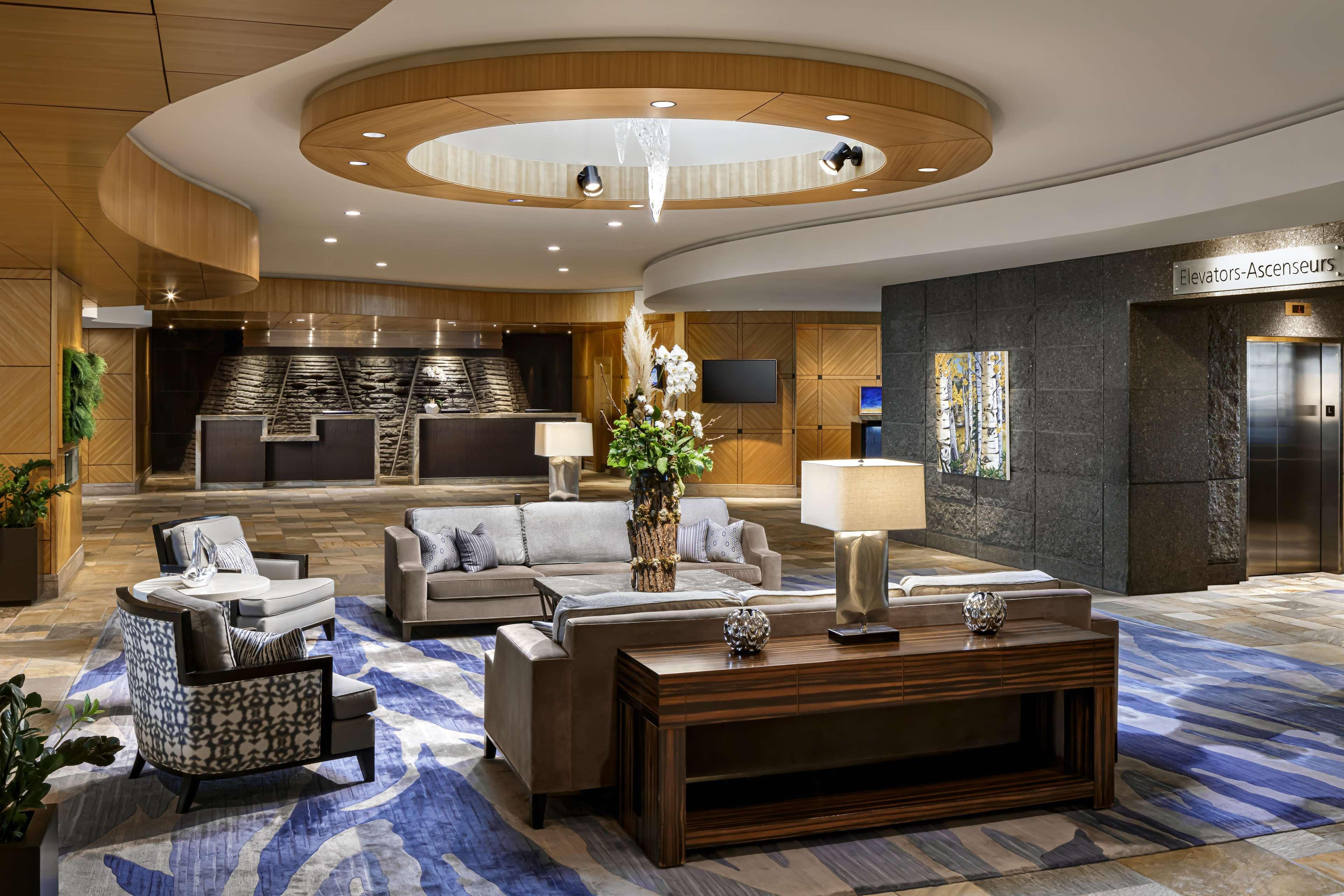 Fairmont Vancouver Airport In-Terminal Hotel Richmond Ngoại thất bức ảnh The lobby of the MGM Grand