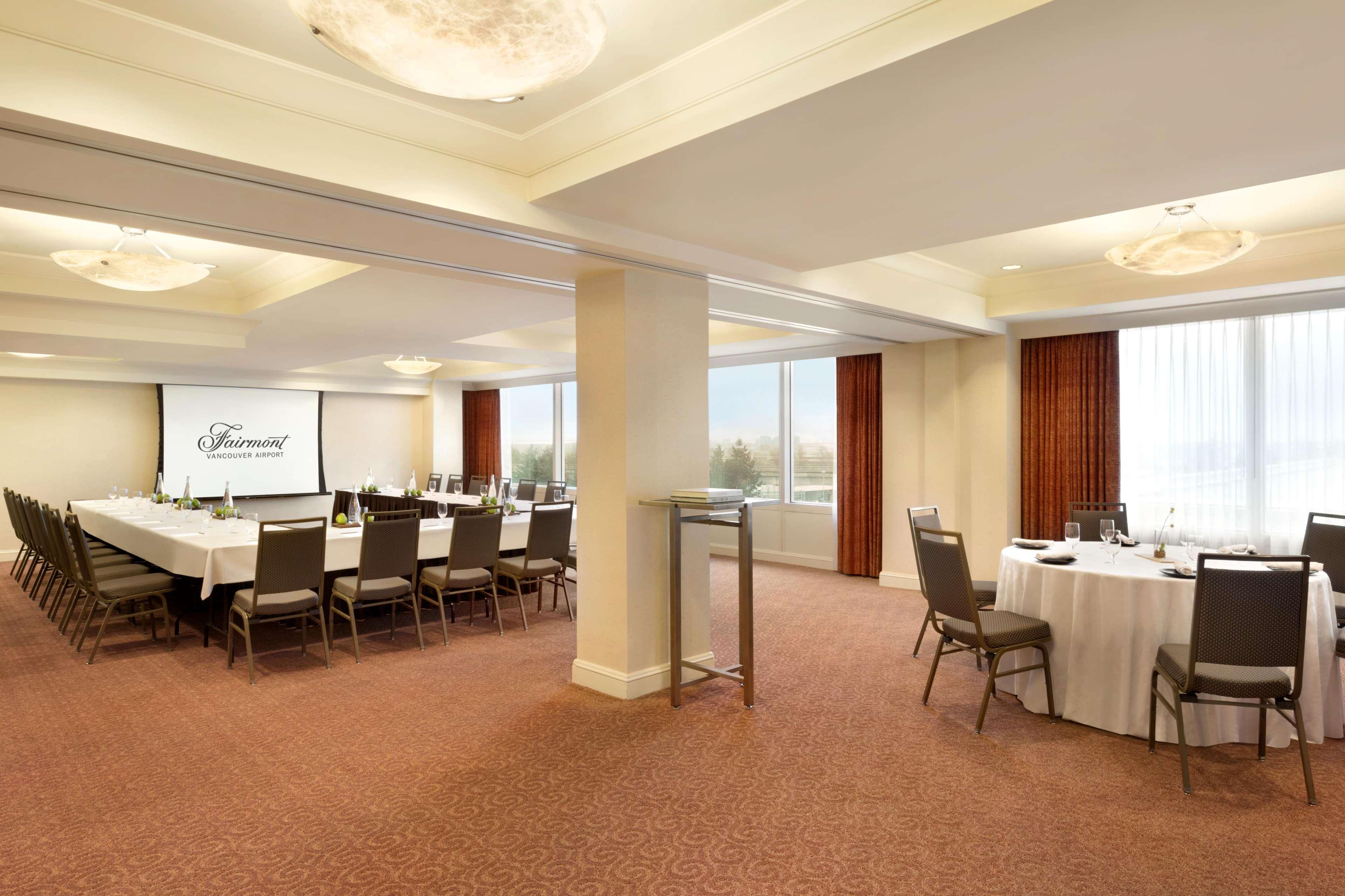 Fairmont Vancouver Airport In-Terminal Hotel Richmond Ngoại thất bức ảnh Meeting room
