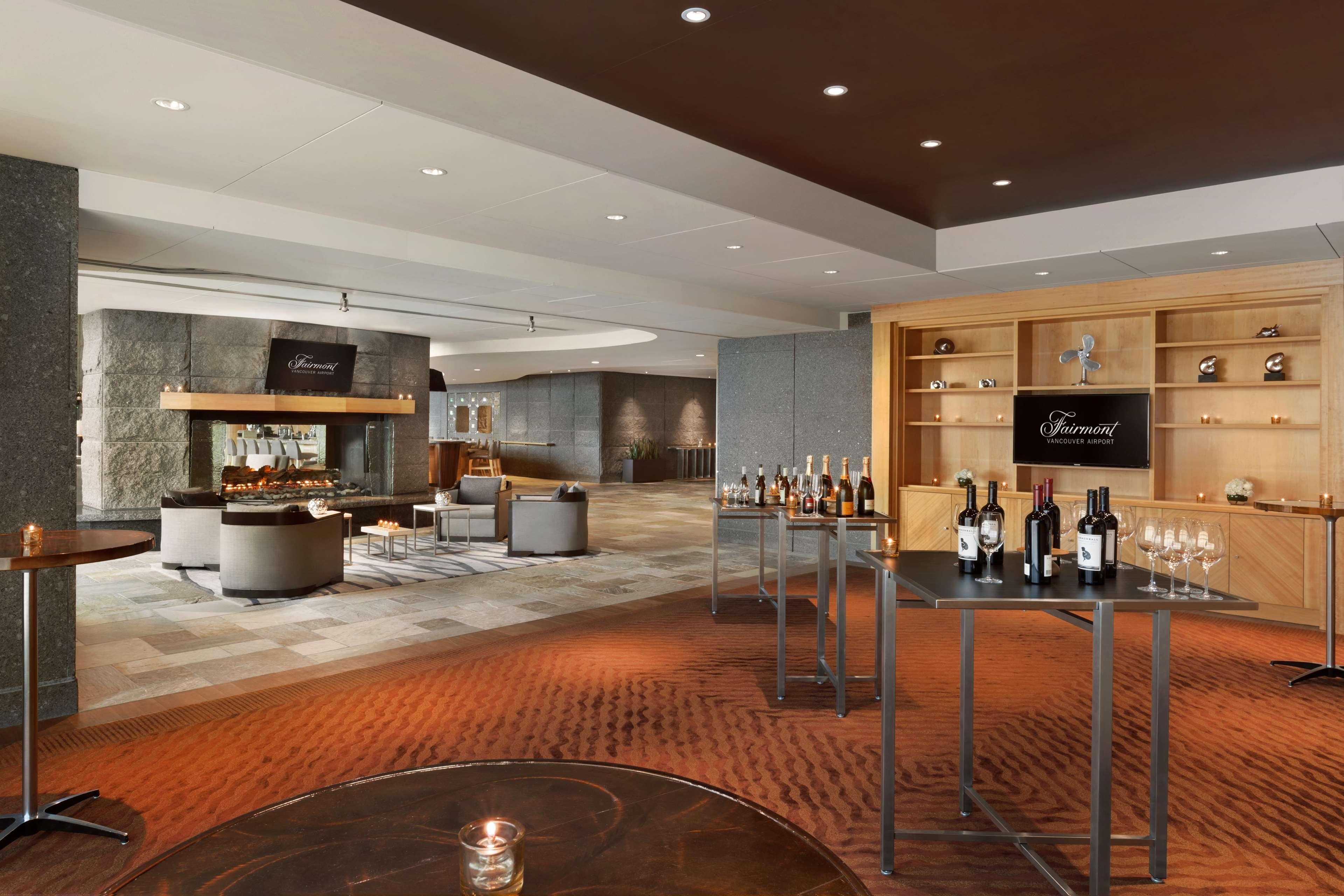 Fairmont Vancouver Airport In-Terminal Hotel Richmond Ngoại thất bức ảnh The Wine Bar