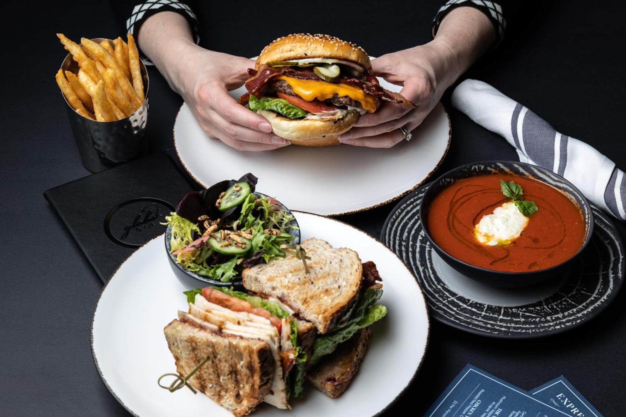 Fairmont Vancouver Airport In-Terminal Hotel Richmond Ngoại thất bức ảnh A selection of dishes from the restaurant