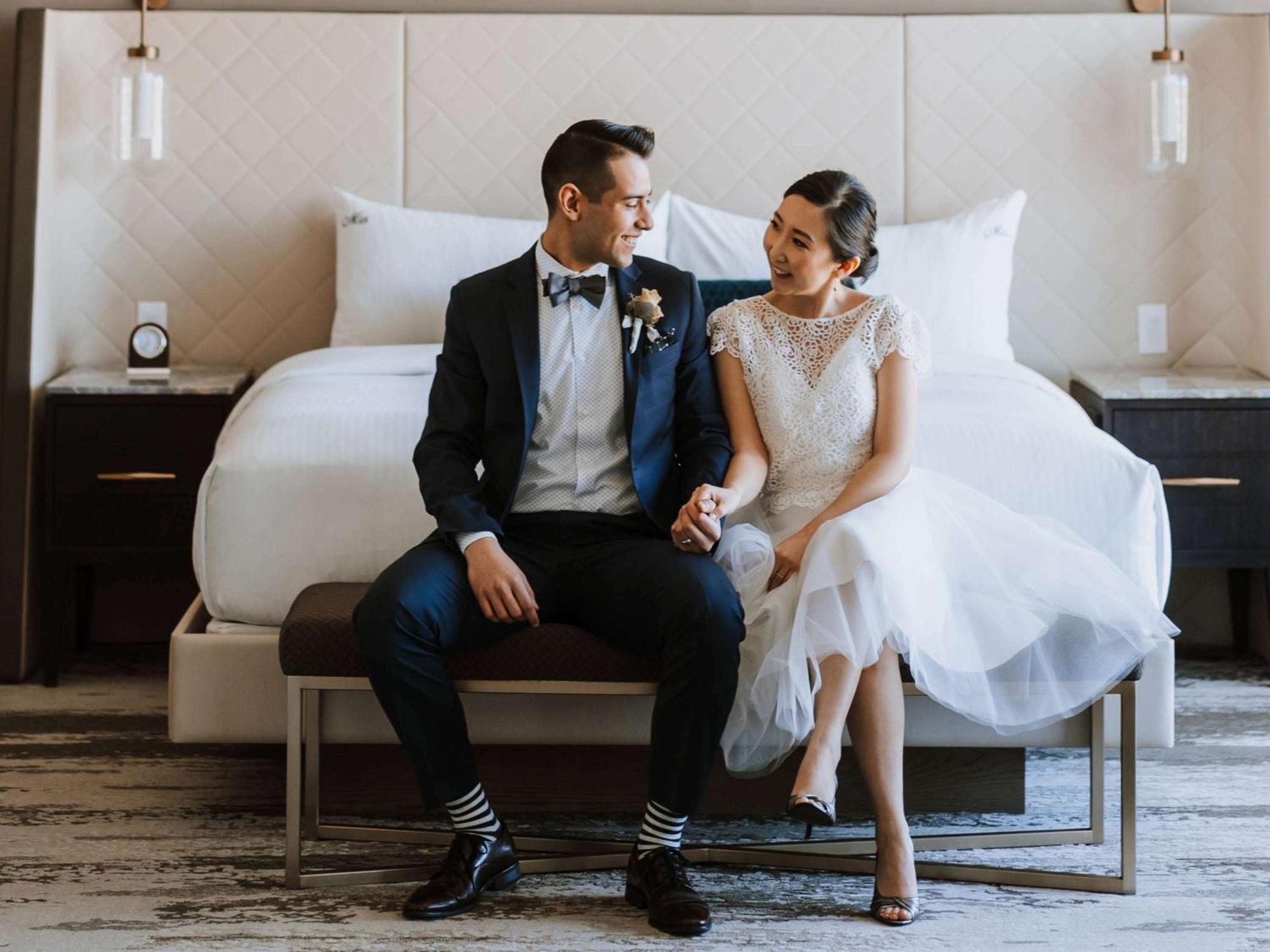 Fairmont Vancouver Airport In-Terminal Hotel Richmond Ngoại thất bức ảnh Wedding couple