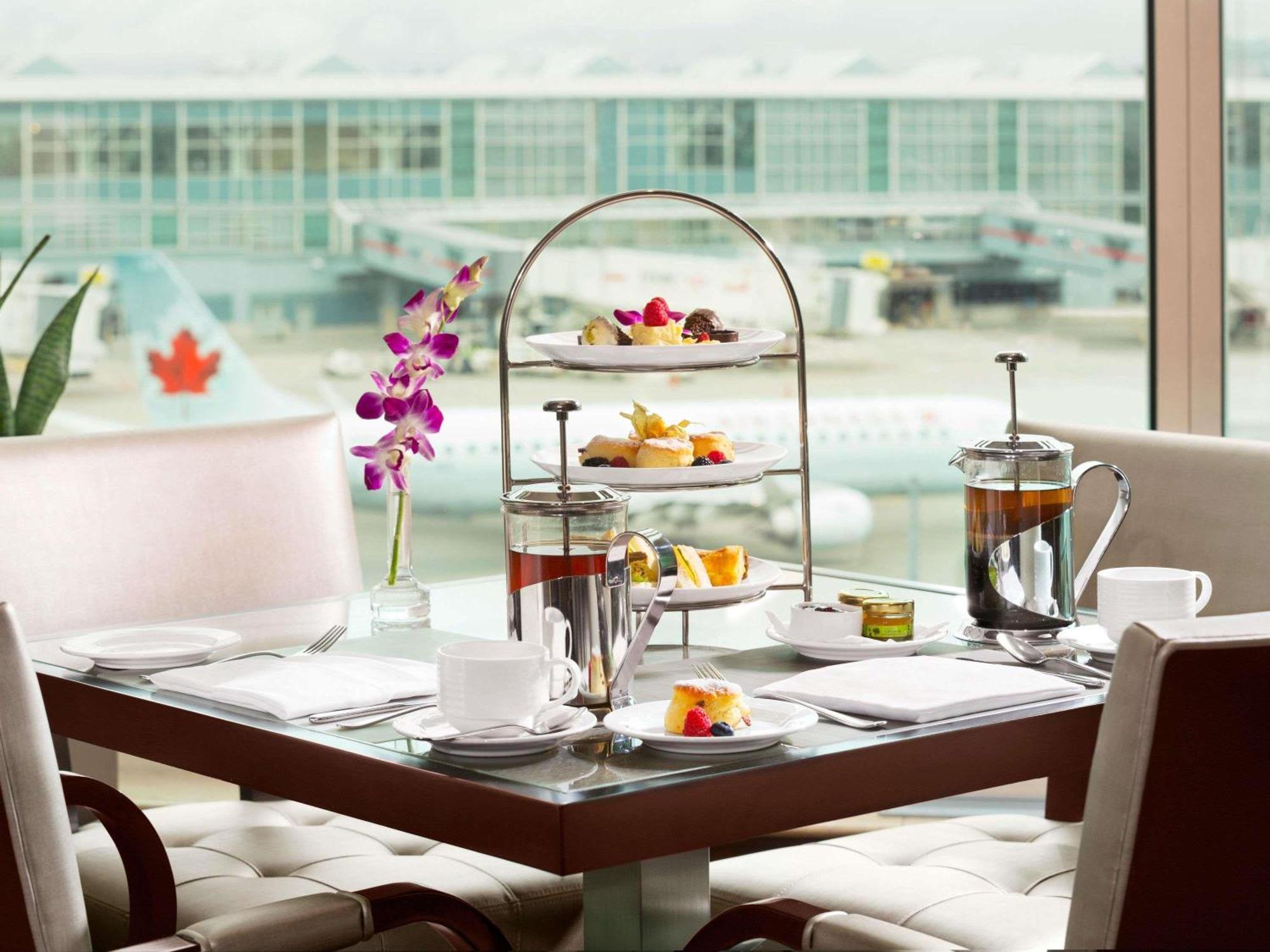 Fairmont Vancouver Airport In-Terminal Hotel Richmond Ngoại thất bức ảnh